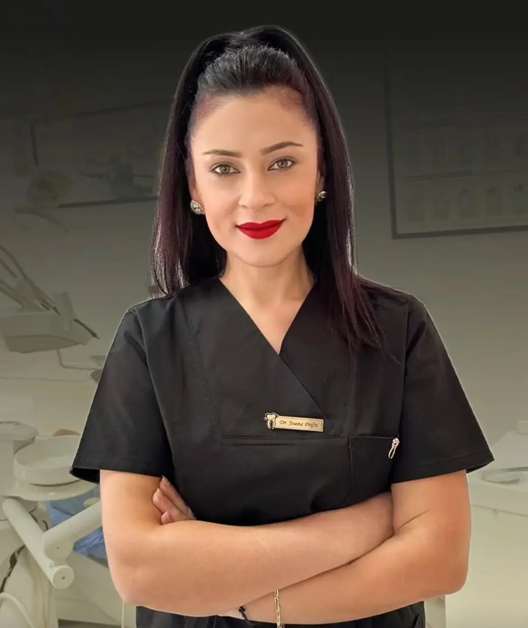 Dr Joana Prifti, with dark hair, at Diamanti Elite